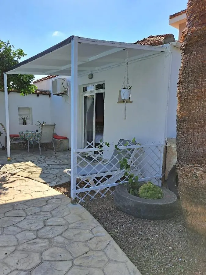 Guest house Mediterranean Poolside Garden Cottage Kiti